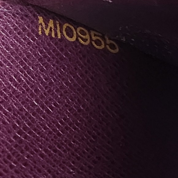 LOUIS VUITTON Vintage 1994 Elise Wallet - Picture 11 of 14